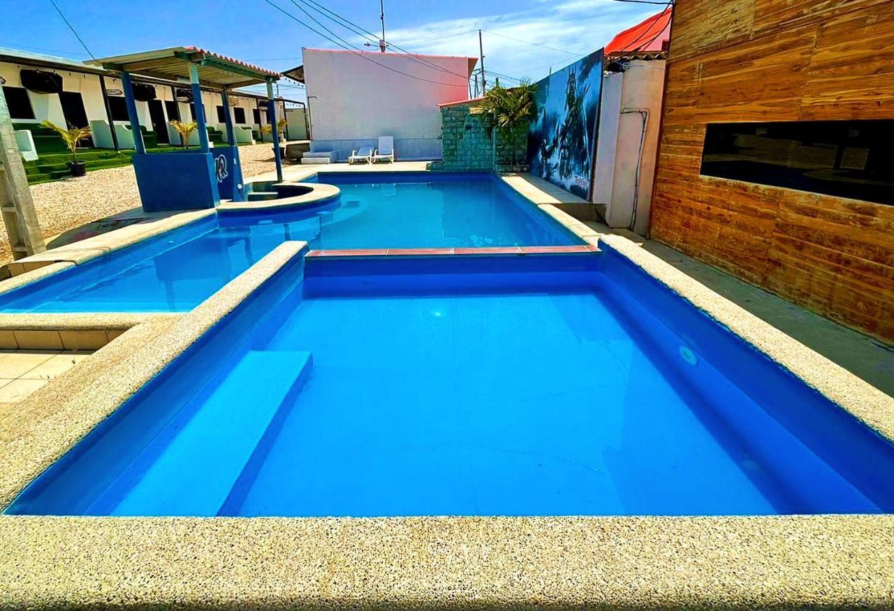 Hotel Hostal Tropicoco Playas Esterno foto