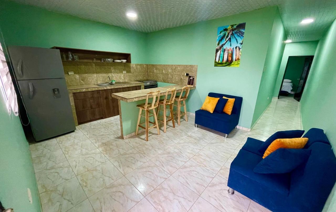 Hotel Hostal Tropicoco Playas Esterno foto