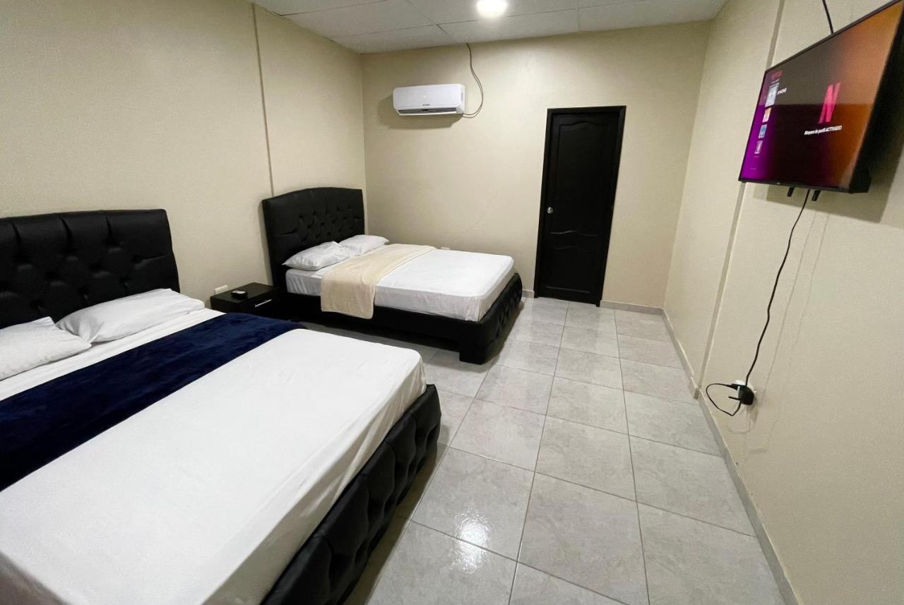 Hotel Hostal Tropicoco Playas Esterno foto