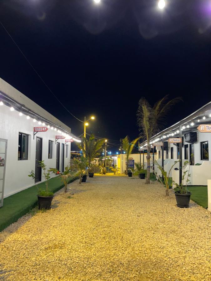 Hotel Hostal Tropicoco Playas Esterno foto